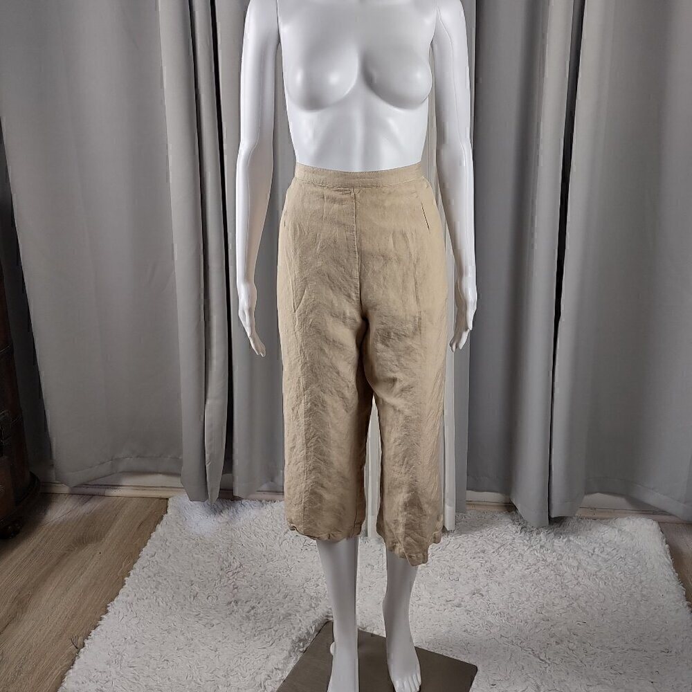 Rene Margo Women's Tan, Beige Fully Lined Side Zip Button Capri Pants Size Large